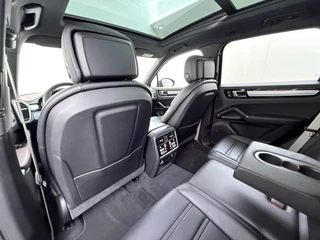 Porsche Cayenne 3.0 E-Hybrid Platinum Edition SOH 100%! 340kw | MEM. SEATS | Luchtvering | pano | stoelverwarming + verkoeling | 360 camera | Bose | sportchrono | mega knappe auto! | incl 12 mnd Bovag garantie | / 27