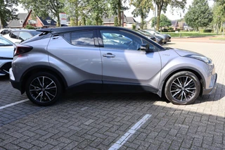 Toyota C-HR 1.8 Hybrid Bi-Tone STOEL/STUURVERW PARK-SENSOREN DODEHOEK DETECTIE LM-VELGEN BLUETOOTH CAMERA LED / 21