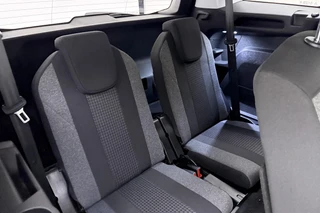 Peugeot 5008 1.2 PureTech Blue Lease Executive | 7 persoons | Cruise control | Climate control | Navigatie full map | Lichtmetaal 17" / 17