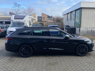 SEAT Leon Sportstourer 1.5 eTSI 150pk DSG-7 FR Business Intense / 7