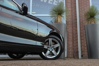 BMW 2-serie Cabrio 220i Sport | Origineel NL | Cruise control | Stoelverwarming | Xenon | Sportstoelen | HiFi audio | Navigatie Professional | Sportstuur | Chrome Line | Keyless entry / 46