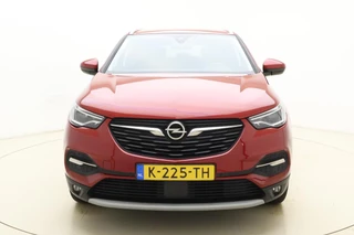 Opel Grandland X 1.2 Turbo Business Executive 130pk | Automaat | Navigatie | Camera | Climate Control | Stoel- Stuurverwarming | Cruise Control | AGR Stoelen / 7