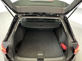 Volkswagen Golf Variant 1.0 TSI 110pk Life Sfeerverlichting Navigatie Parkeersensoren / 9