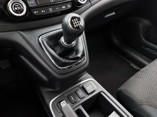 Honda CR-V 2.0 S | Cruise control | Stoelverwarming | Navigatie | Camera | Trekhaak / 18
