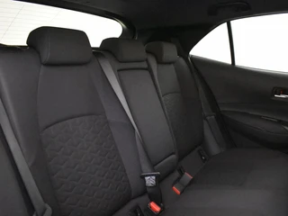 Toyota Corolla 1.8 Hybrid Smart Bi Tone | Head-up | Trekhaak | Stoelverw. / 30