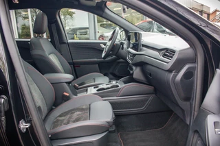 Ford Kuga 1.5 EcoBoost ST-Line X | Automaat | TREKHAAK | 1800 KG Trekvermogen | Camera | Open dak | AGR Stoelen | BLIS | 20 INCH VELGEN / 21