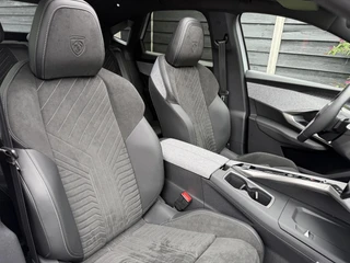 Peugeot e-3008 Launch Edition Dual Motor 73 kWh 325PK Automaat Navigatie, Rondomzichtcamera, Keyless, Panoramadak, Stoel & Stuurwielverwarming, Apple Carplay, Android Auto / 20
