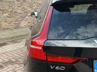 Volvo V60 2.0 T6 AWD Ultra Dark Panodak Leer H&K Head up / 16