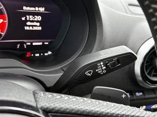 Audi A3 Limousine 35 TFSI S-Line Automaat | Adaptive Cruise | Parkeersensoren | Panoramadak / 17
