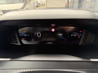 Peugeot 2008 100pk Allure Pack (360gr Camera - Keyless Entry - Adaptieve Cruise Controle - LED - Parkeersensoren V+A - Automatische Airco - 3D Cockpit - Navigatie - 17"incl 4S) / 16
