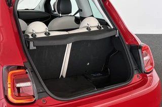 Fiat 500e La Prima 42 kWh Pano Leder Stoelverwarming JBL Camera Apple CarPlay / 11
