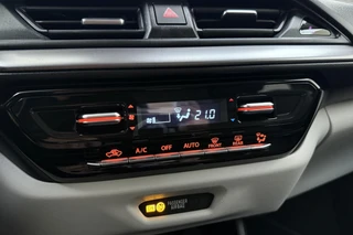 Suzuki Swift 1.2 Style Smart Hybrid 83pk | Automaat | Navigatie | Climate Control | Cruise Control Adaptief | Camera | Stoelverwarming | Draadloos Apple Carplay - Android Auto / 24