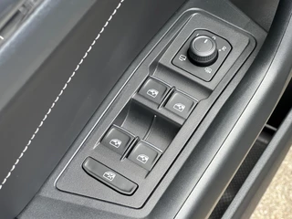 Volkswagen T-Roc 1.5 TSI 150pk DSG Style Carplay | Camera | Keyless | Elek. Achterklep | Rijklaar incl. garantie / 11