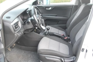 KIA Stonic 1.2 MPi  ComfortLine Navigator / 23