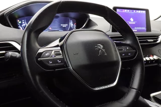 Peugeot 3008 1.2 PureTech Crossway 130 PK | Navigatie | Camera | Climate contro| Keyless | Lichtmetalen velgen | Extra getint glas | Cruise control / 30