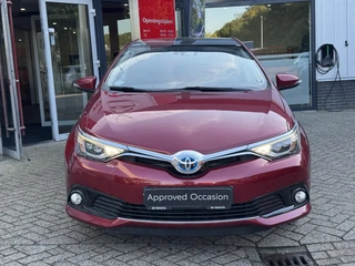 Toyota Auris 1.8 Hybrid Executive / 17