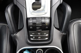 Porsche Cayenne 3.6 GTS|Panoramadak|Bose|Sportchrono|Navi|Camera|Stoelverwarming Voor/Achter|Verwarmd Stuurwiel|Elek. Stoelen|LED| / 22