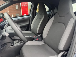 Toyota Aygo X PLAY / 8