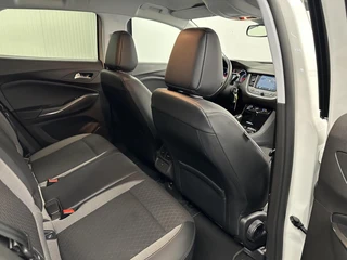 Opel Grandland X 1.2 Turbo Elegance CAMERA TREKHAAK LM NAVI CARPLAY CRUISE ECC. / 16