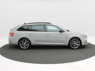 Škoda Superb Combi 1.4 TSI iV Sportline Business | Trekhaak | Camera | Stoel/Stuur Verwarming | Carplay | Navigatie | Climatronic | 19 Inch | 39.084 Km !! / 10
