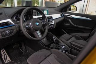 BMW X2 sDrive18i High Executive M-sport | 2e eigenaar | Driving Assistant | Panoramadak | 19 inch | Keyless entry | Head-up | Shadow line | HiFi audio | Stoelverwarming | Alcantara / 13