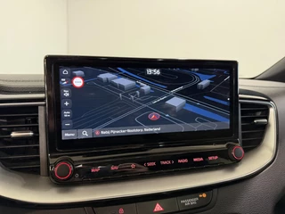 Kia ProCeed 120PK T-GDi GT-Line | Schuif/kanteldak | Stoel-en stuurwielverwarming | Elektrische achterklep | Camera | Apple CarPlay/Android Auto | Full LED | All season banden / 18