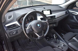 BMW X1 sDrive20i High Executive / 5