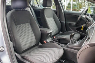 Opel Astra 1.4 Turbo 150 PK Edition | Trekhaak | 1450 KG Trekgewicht | Navigatie | Climate Control | PDC V+A | Mistlampen Voor | Rijklaar / 20