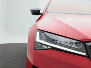 Škoda Superb Combi 1.5 TSi 150 Pk Automaat Sportline Business | Panoramadak | Trekhaak | Virtual Cockpit | Adaptive Cruise | Camera | LED | 19 Inch | 53.466 Km! / 11