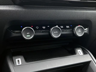 Citroen C4 X 1.2 Hybrid 145 Business CAMERA | NAVI & CARPLAY | AD-CRUISE / 25