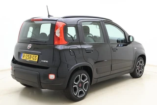 Fiat Panda 1.0 Hybrid City Life 69 PK | Airco | Dakrails | Weinig kilometers | Hoge instap | Zuinige motor | Electrische ramen | 5 Zitplaatsen / 2