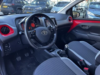 Toyota Aygo 1.0 VVT-i x-otic STOELVERWARMING CAMERA AIRCO EL-SPIEGELS LM-VELGEN 4S-BANDEN / 2
