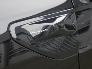 Leapmotor B10 Design ProMax 67.1 kWh | Navigatie | Rondom camera | 18inch Velgen | Elektrisch bedienbare achterklep | Panoramdak | Op bestelling leverbaar / 31