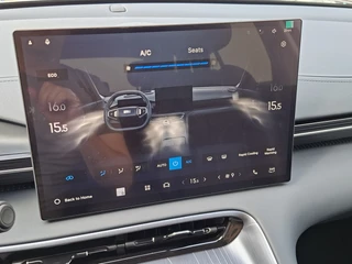 Volvo EX40 Geely E5 Pro+ 68 kWh V2L Long Range Adapt.Cruise Memory Frost grey / 38
