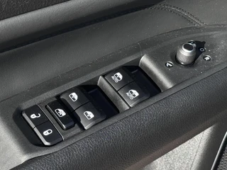 Jeep Compass 4xe 240 Plug-in Hybrid Electric Summit | Stoelverwarming | Apple-Android | 360 Camera / 21