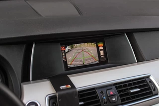 BMW 5-serie Gran Turismo 535i High Executive | NL auto | Facelift | Camera | Navigatie | Bluetooth | Xenon | PDC | Climate control | Cruise control | 19 inch | Elektrische achterklep / 26