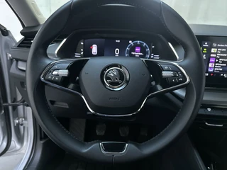 Škoda Octavia Combi 1.0 TSI 110pk Ambition Navigatie Parkeersensoren App-Connect DAB+ / 6