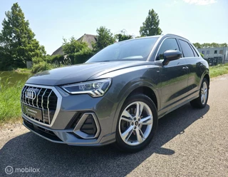 Audi Q3 45 TFSI e S-Line / Pano / Leder / El.Trekh. / Camera / 32