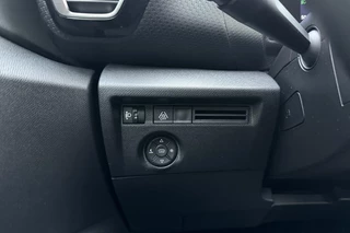 Citroen C4 1.2 Puretech 130pk Automaat Shine Pack Business | Navigatie | Adapt. Cruise control | Lederen stoelen elektrisch en verwarmd | Head-up display | Keyless | Apple Carplay/Android Auto | 18" Lichtmetalen velgen / 21