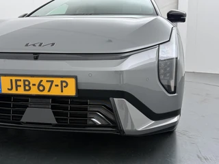 Kia EV4 Fastback GT-PlusLine 81.4 kWh  FULL OPTIONS - *DEMO* - Head-up Display - 360 Camera - Stoelverwarming/ventilatie - Glazen Schuif-/kanteldak - Elektrisch verstelbare voorstoelen - Dodehoekcamera - Fabrieksgarantie tot 2032 Direct leverbaar! / 14