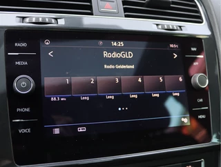 Volkswagen Golf 1.0 TSI Highline R-line  | Panoramadak | Camera | Virtual | LED / 45