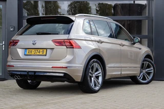Volkswagen Tiguan 1.4 TSI ACT Highline Business R | Dealer Onderhouden | Led | Virtual | Stoelverwarming | Trekhaak | Carplay / 17