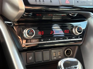 Mitsubishi Eclipse Cross 2.4 PHEV Prestige SOH 98,9% - PANO / 26