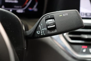 BMW 4 Serie Cabrio 430i High Executive M Sport Pakket Automaat  / Live Cockpit Professional / Harman Kardon / Air Collar / Leder / Head-Up Display / 19 Inch / M Sportremsysteem / Driving Assistant Professional / Safety Pakket / Laserlight / CoPilot Pack / Shadow Line / 44