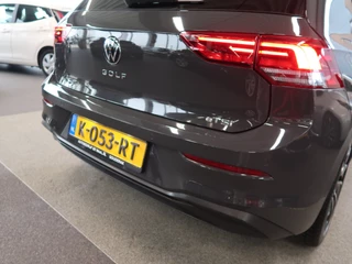 Volkswagen Golf 1.0 eTSi 110pk DSG Business 5-drs. CAMERA/KEYLESS/WINTERPACK/CARPLAY/17INCH / 23