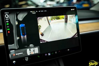 Tesla Model Y Long Range AWD 75 kWh / 12