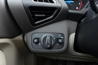 Ford C-Max 1.0 Titanium 125pk | Navigatie | Camera | Climate Control | Lederen Bekleding | Stoel - Voorruitverwarming | Weinig Kilometers | Parkeersensoren / 20