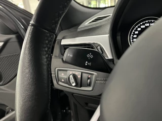 BMW X2 SDrive18i Executive / NL-auto / Navigatie / 25