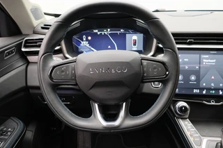 Lynk & Co 01 1.5 261PK Plug-in Hybrid Pano/dak Apple/Carplay Adaptive/Cruise / 37