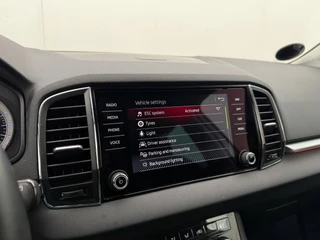 Skoda Karoq 1.5 TSI ACT Style | Adaptive cruise | Stoelverwarming | CarPlay | Camera | Parkeersensoren achter | Trekhaak / 23